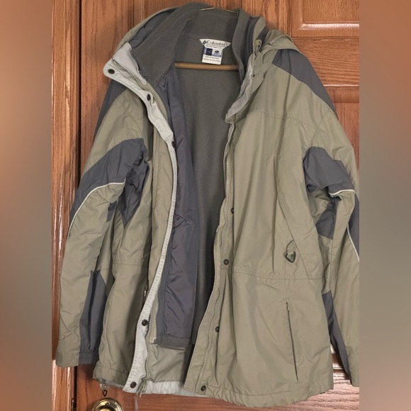 Columbia Jacket - Picture 1 of 12